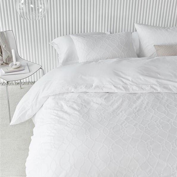 Well-Fair_0054_Milky_White_NL_UV_140x200-220_0